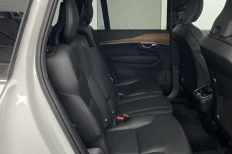 Volvo XC90 XC90 B5 D INSCRIPTION AWD 7SITZ+PANO+AHK+STANDH+
