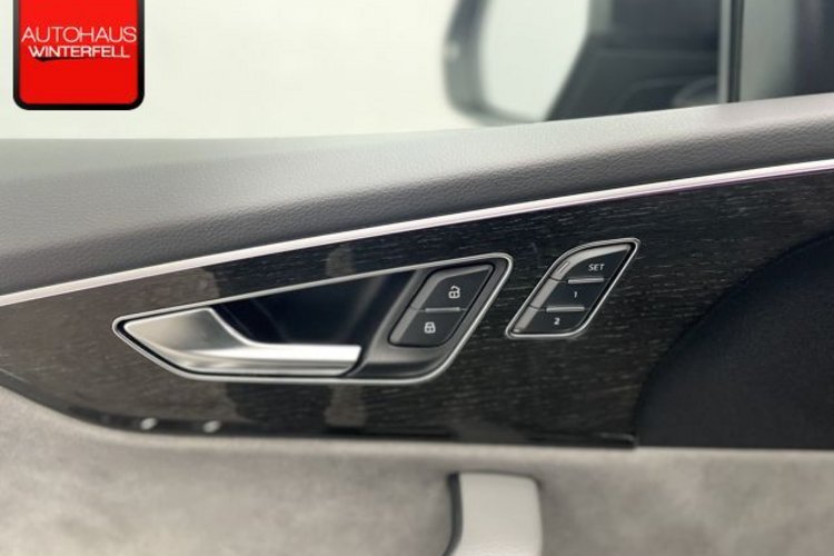 Audi Q8 Q8 50 TDI quattro S line PANO+AHK+LUFT+22Z+MEMO+