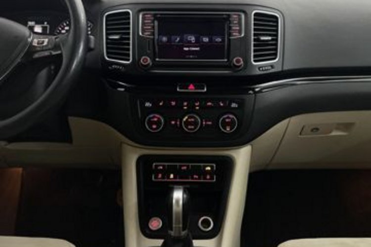 Volkswagen Sharan Sharan 2.0 TDI Highline 7SITZ+ACC+KAMERA+CARPLAY