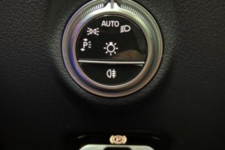 Mercedes-Benz C 300 C 300 4M T AMG PANO+MEMORY+360+HUD+NAPPA+LED+