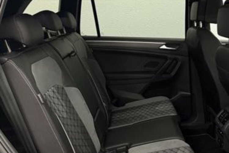 Volkswagen Tiguan Allspace Tiguan Allspace 2.0 TSI 4M R-Line 7SITZ+PANO+AHK