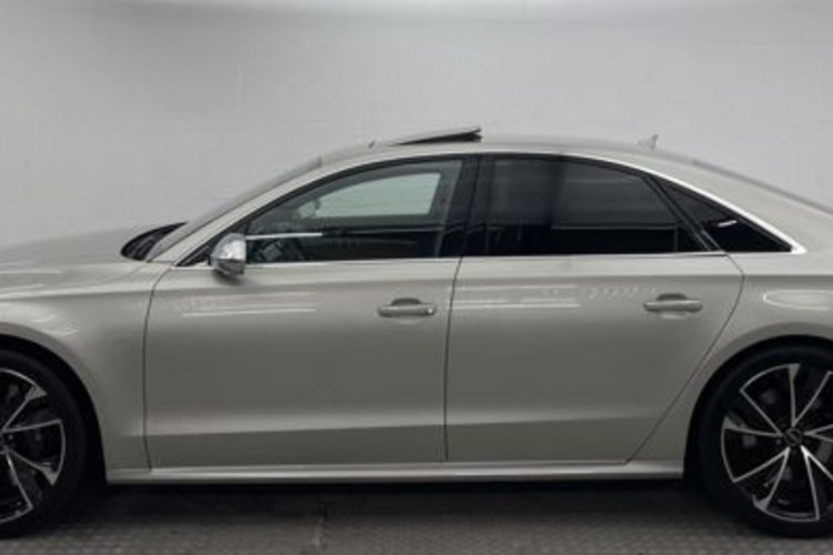 Audi S8 S8 4.0 TFSI Qu CARBON ESD+AHK+HUD+BOSE+MATRIX+