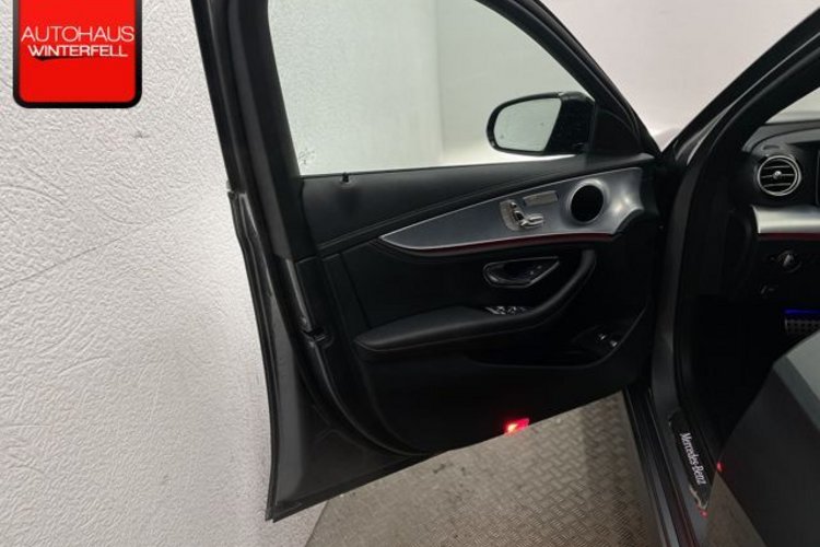 Mercedes-Benz E 300 E 300 e T AMG NIGHT PANO+MEMO+KEYLESS+DISTRONIC+