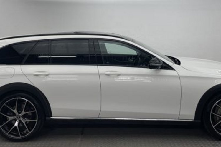 Mercedes-Benz E 400 E 400 d T 4M All-Terrain NIGHT AMG 20Z+PANO+MEMO
