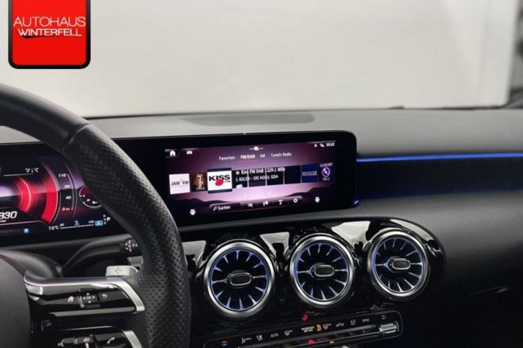 Mercedes-Benz A 200 A 200 d Limousine AMG NIGHT PANO+MEMO+KEYLESS+