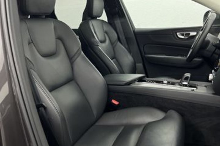 Volvo XC60 XC60 T6 AWD RECH PLUS BRIGHT PANO+AHK+STANDHEIZ+