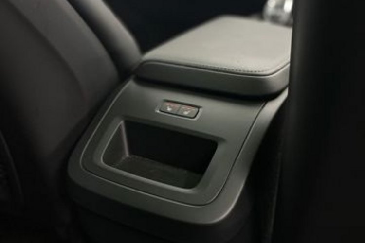 Volvo XC60 XC60 B4 AWD PLUS DARK PANO+AHK+MEMORY+H&amp;K+LED+