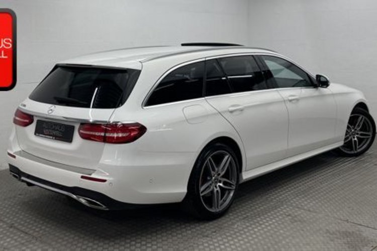 Mercedes-Benz E 300 E 300 T AMG LINE SCHIEBEDACH+KAMERA+CARPLAY+LED