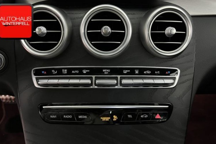 Mercedes-Benz C 300 C 300 e AMG NIGHT PANO+AIRMATIC+KEYLESS+KAMERA+