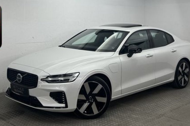 Volvo S60 S60 T8 AWD PLUS DARK RECH PANO+360+MEMO+STANDHZG