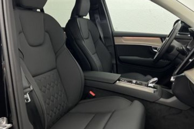 Volvo XC90 XC90 B5 AWD PLUS BRIGHT 7SITZ+AHK+MATRIX+360+HUD