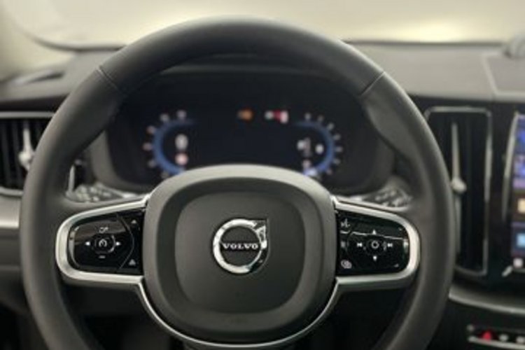 Volvo XC60 XC60 B5 B AWD Ultimate Dark PANO+B&amp;W+FOUR-C+360+