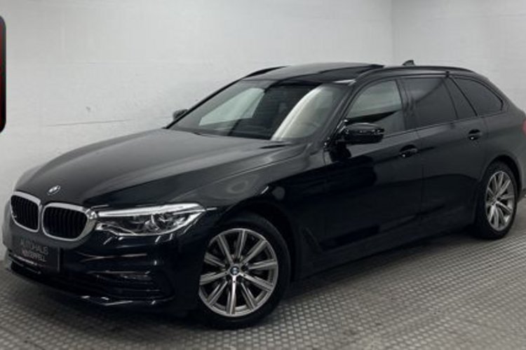 BMW 520 520 d xDrive Sport Line PANO+AHK+STANDHEIZUNG+