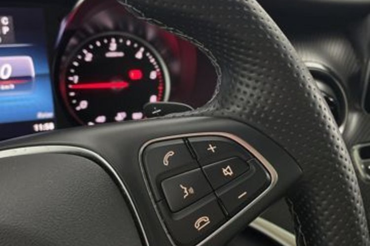 Mercedes-Benz V 300 V 300 d lang 9G AMG NIGHT 7SITZ+PANO+DIGISPIEGEL