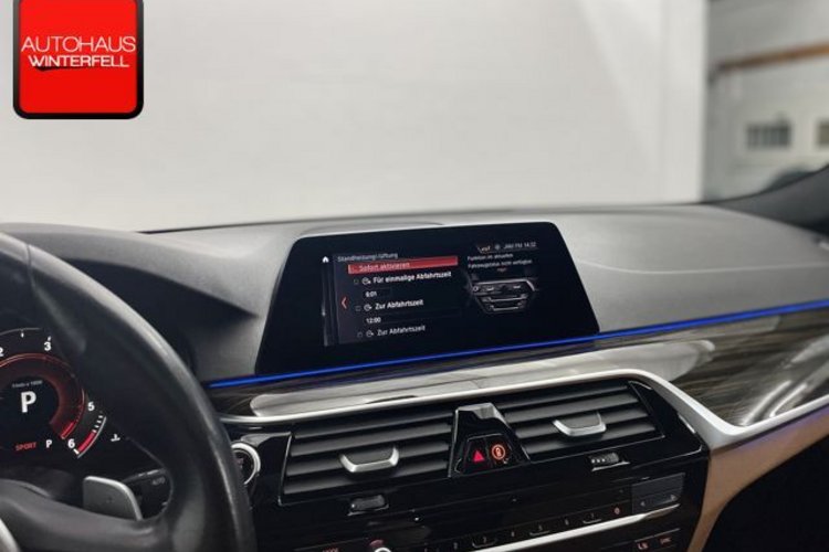 BMW 520 520 d xDrive Sport Line PANO+AHK+STANDHEIZUNG+