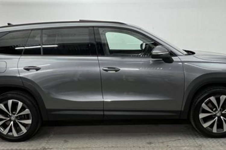 Skoda Kodiaq Kodiaq 2.0 4x4 Selection 7SITZ+PANO+AHK+360+HUD+