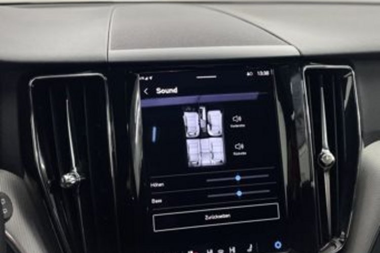 Volvo XC60 XC60 B4 D AWD R-DESIGN PANO+MEMORY+VOLL-LED+KAM