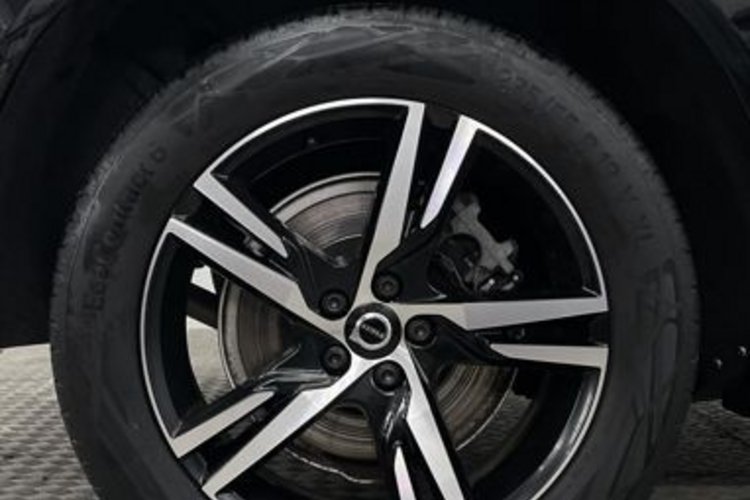 Volvo XC60 XC60 B4 D AWD R-DESIGN PANO+MEMORY+VOLL-LED+KAM