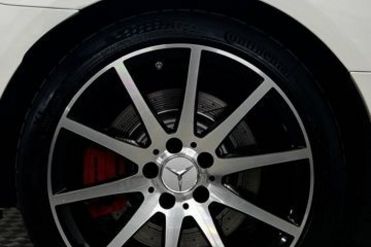 Mercedes-Benz SLC 43 AMG SLC 43 AMG PERFOR CARBON KAMERA+MEMO+KEYLESS