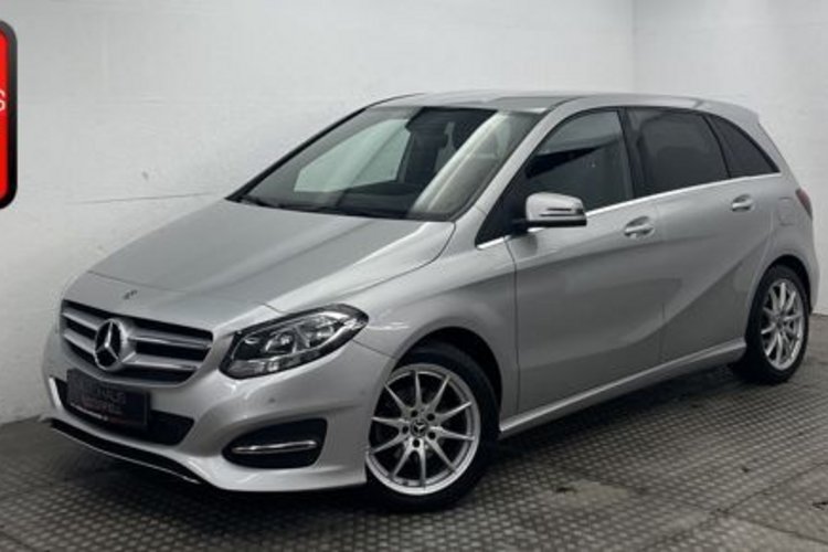 Mercedes-Benz B 180 B 180 d 7G-DCT URBAN AHK+NAVI+KLIMA+SITZHEIZUNG+