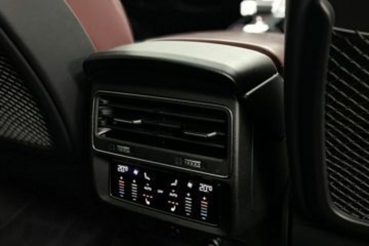 Audi SQ7 SQ7 4.0 TFSI qu 7SITZ+PANO+CARBON+AHK+STANDHZG+