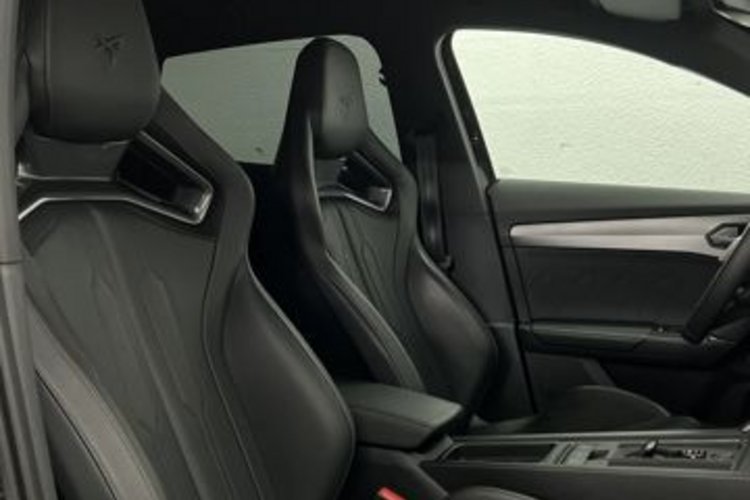 Cupra Formentor Formentor VZ5 2.5 TSI 4D CARBON+SCHALE+360+BEATS