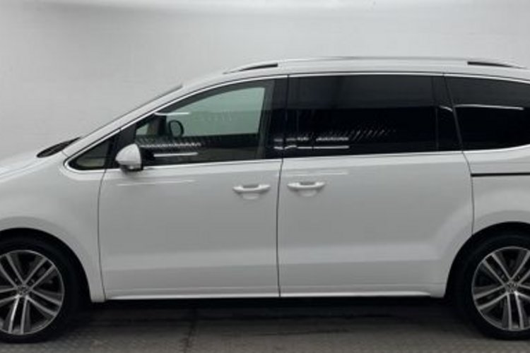 Volkswagen Sharan Sharan 2.0 TDI Highline 7SITZ+ACC+KAMERA+CARPLAY