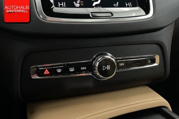 Volvo XC90 XC90 T8 INSCRIPTION RECH AWD 7SITZ+PANO+AHK+MEMO