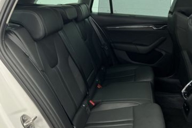 Skoda Octavia Octavia Combi 2.0 TDI Style PANO+AHK+STANDH+MEMO