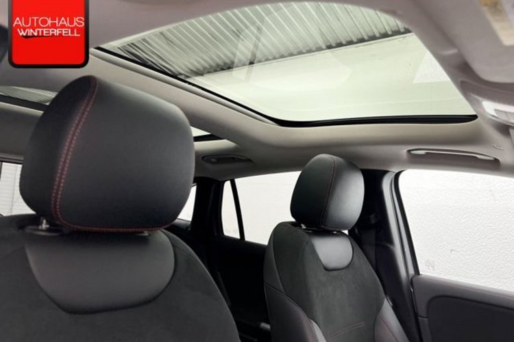 Mercedes-Benz GLA 200 GLA 200 d AMG CARBON PANO+AHK+KAMERA+LED+CARPLAY