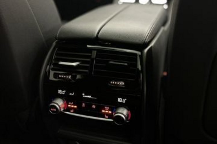 BMW 520 520 d xDrive Luxury Line INDIVIDUAL+PANO+B&amp;W+HUD