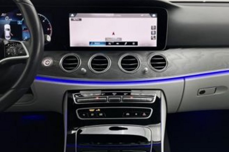 Mercedes-Benz E 220 E 220 d 4M Avantgarde MULTIBEAM+MEMORY+DISTRONIC
