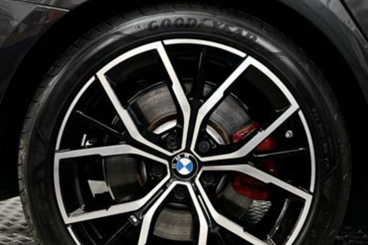 BMW 530 530 d Touring M SPORT PRO PANO+LASER+AHK+STANDH+