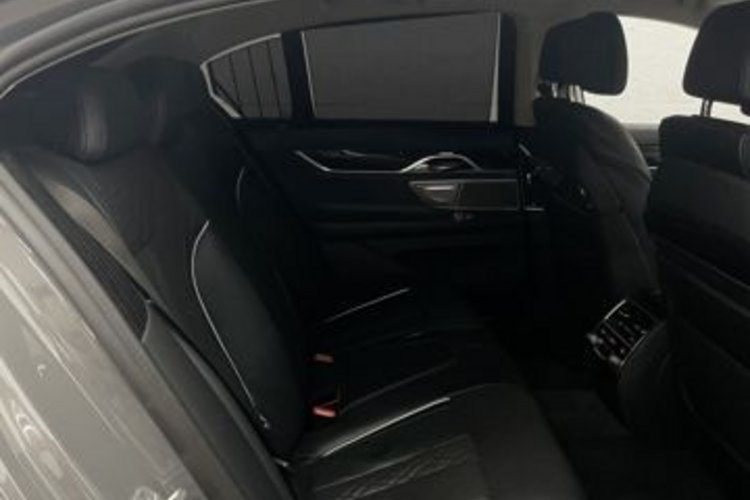 BMW 750 750 i xDrive M SPORT PURE+AHK+STANDH+LASER+SOFT+