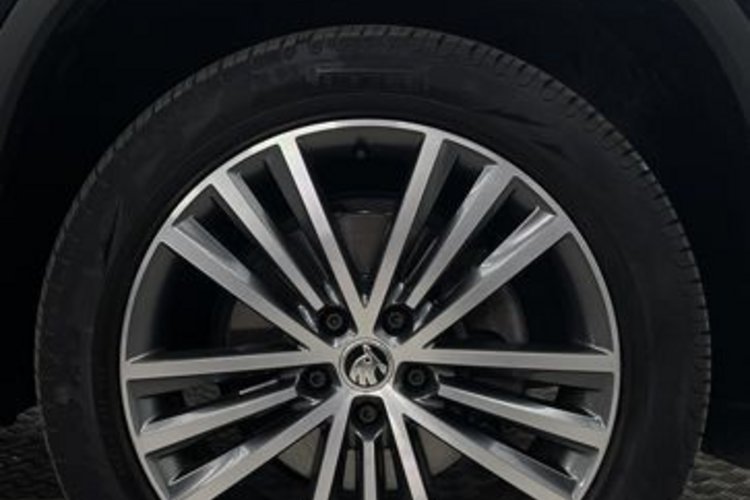 Skoda Kodiaq Kodiaq 2.0 TDI DSG L&amp;K 7SITZ+PANO+AHK+STANDHZG+