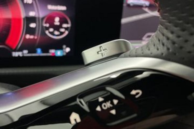 Mercedes-Benz A 200 A 200 d Limousine AMG NIGHT PANO+MEMO+KEYLESS+