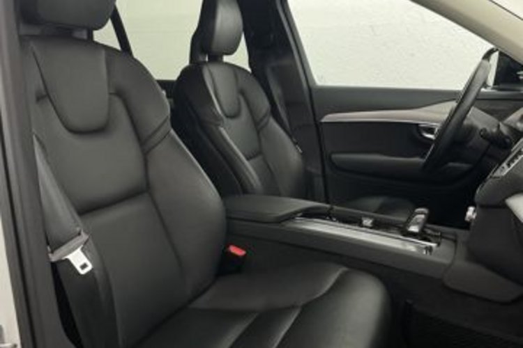 Volvo XC90 XC90 T8 AWD RECH RDesign 7SITZ+AHK+KEYLESS+H/K+