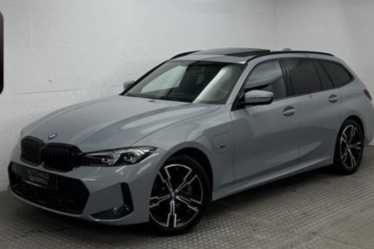 BMW 330 330e Touring xDrive M SPORT PANO+HUD+HIFI+ACC+