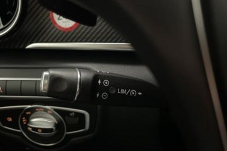 Mercedes-Benz V 300 V 300 d lang 9G AMG NIGHT 7SITZ+PANO+DIGISPIEGEL