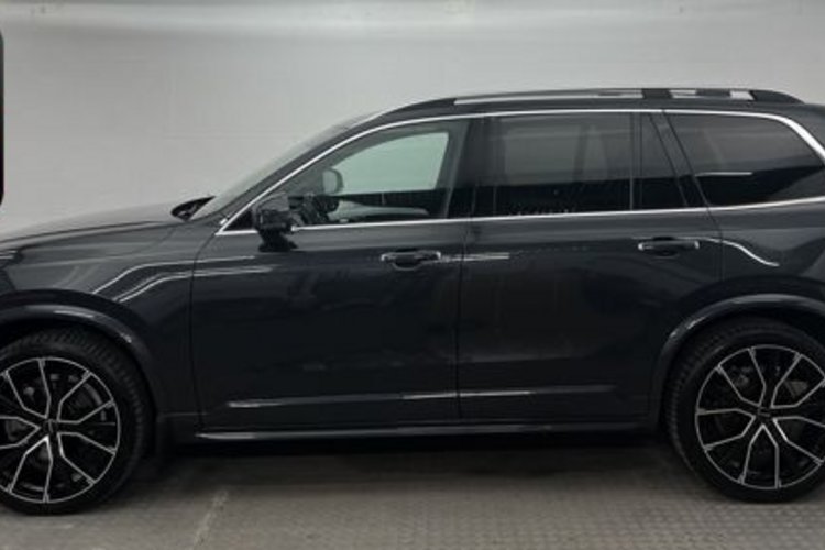 Volvo XC90 XC90 D5 AWD STANDHEIZUNG+KAMERA+KEYLESS+VOLL-LED