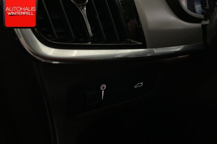 Volvo V90 V90 D4 PRO PANO+AHK+360+HUD+H&amp;K+STANDHEIZUNG+LED