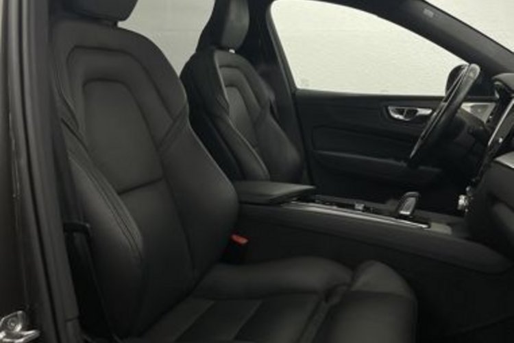 Volvo XC60 XC60 B5 D R-DESIGN AWD PANO+B&amp;W+360+HUD+STANDHZG