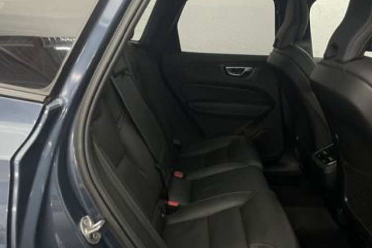 Volvo XC60 XC60 B5 D AWD Ultimate Dark POLESTAR PANO+LUFT+