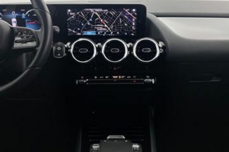 Mercedes-Benz GLA 180 GLA 180 d STYLE LED+KAMERA+MBUX+AUGMENTED+DAB+