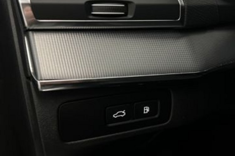 Volvo XC90 XC90 T8 RECH AWD 7SITZER+AHK+STANDHEIZUNG+4ZONEN