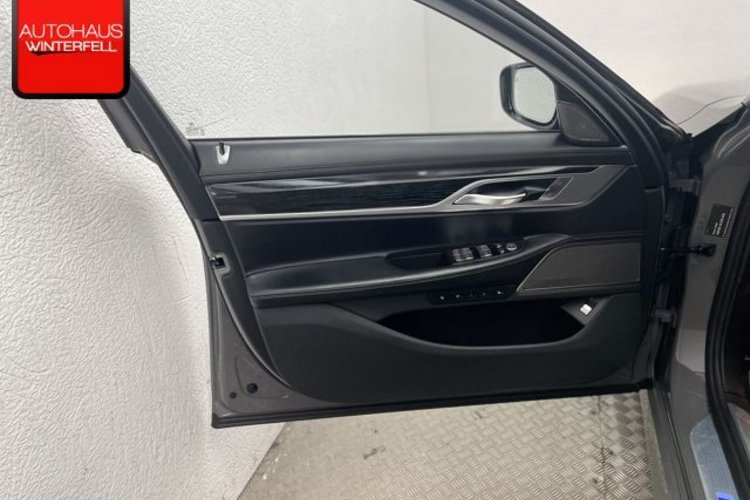 BMW 750 750 i xDrive M SPORT PURE+AHK+STANDH+LASER+SOFT+