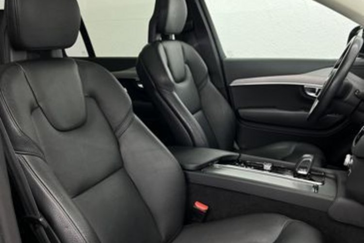Volvo XC90 XC90 T8 RECH AWD INSCRIPTION 7SITZ+PANO+AHK+22Z+