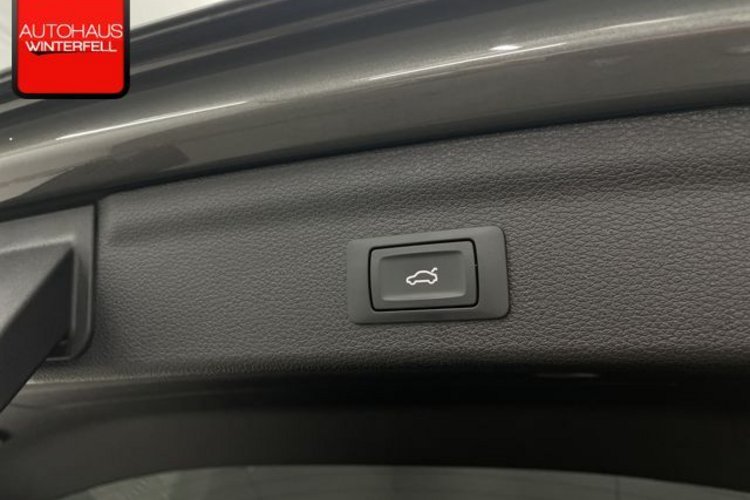Audi Q3 Q3 40 TFSI qu S line 20Z STANDHZG+360+VIRTUAL+