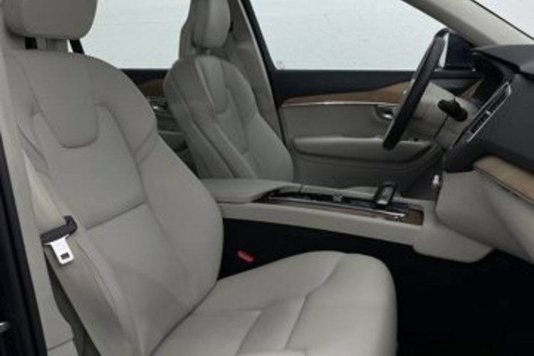 Volvo XC90 XC90 B5 AWD PANO+22Z+HUD+H&amp;K+KAMERA+LED+ALARM+