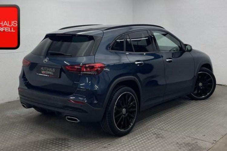 Mercedes-Benz GLA 220 GLA 220 d AMG NIGHT CARBON 20Z+KAMERA+KEYLESS+